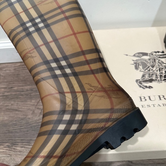 Plaid Burberry Rainboots - Picture 6 of 12